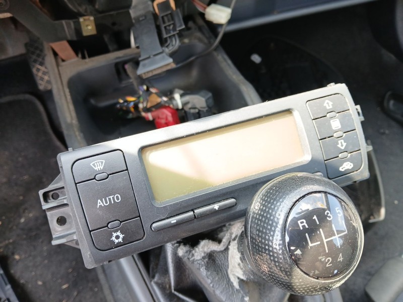 Recambio de mando climatizador para seat leon (1m1) 1.6 16 v referencia OEM IAM   