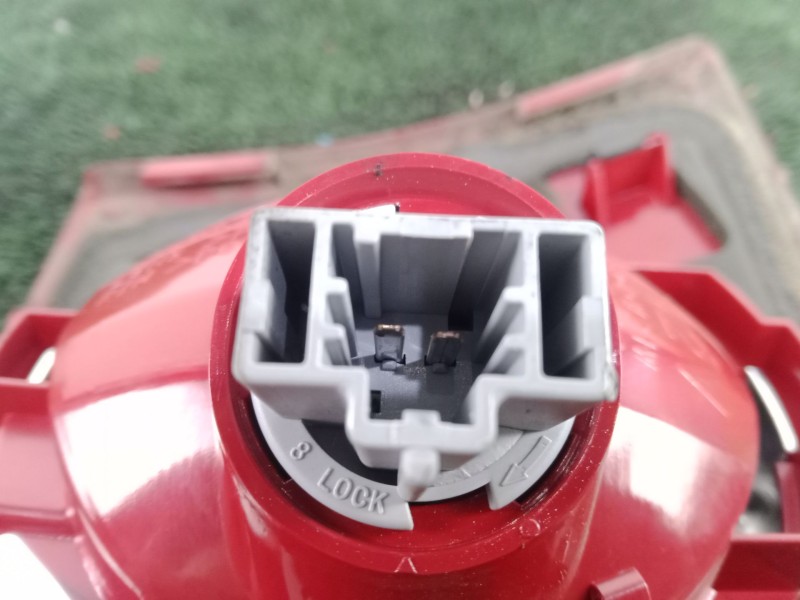 Recambio de piloto trasero izquierdo interior para mazda 3 sedán (bk) 2.0 (bkep) referencia OEM IAM SIN REFERENCIA 03-07 - 4.PUE