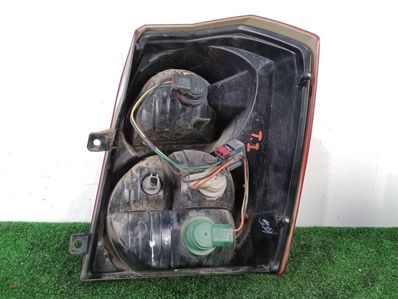 Recambio de piloto trasero izquierdo para dodge caliber 2.0 16v crd cat referencia OEM IAM SIN REFERENCIA  
