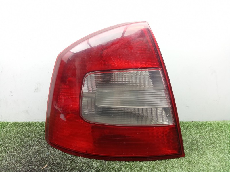 Recambio de piloto trasero izquierdo para skoda octavia ii (1z3) 1.6 lpg referencia OEM IAM SIN REFERENCIA 09-13 