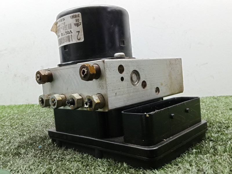 Recambio de abs para volvo xc70 2.4 diesel cat referencia OEM IAM P30714952 - 10020404894 - 30714956  
