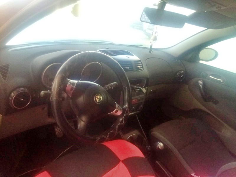 alfa romeo 147 (937_) del año 2001