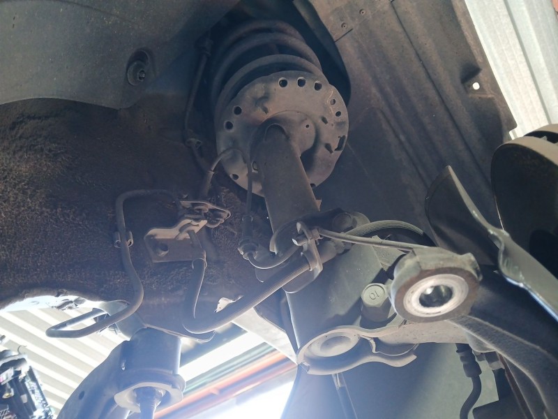 Recambio de amortiguador delantero derecho para hyundai tucson (tl, tle) 1.6 gdi referencia OEM IAM   