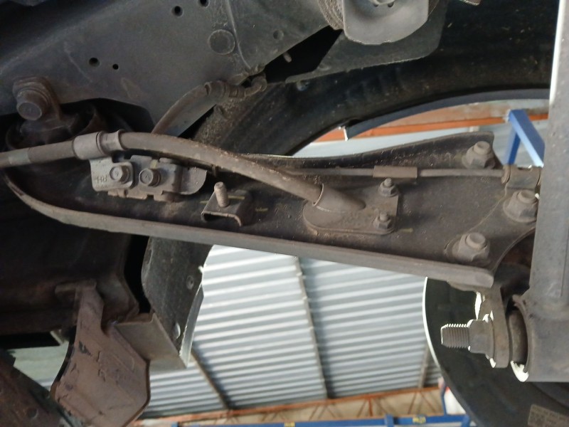 Recambio de brazo suspension inferior trasero derecho para hyundai tucson (tl, tle) 1.6 gdi referencia OEM IAM   