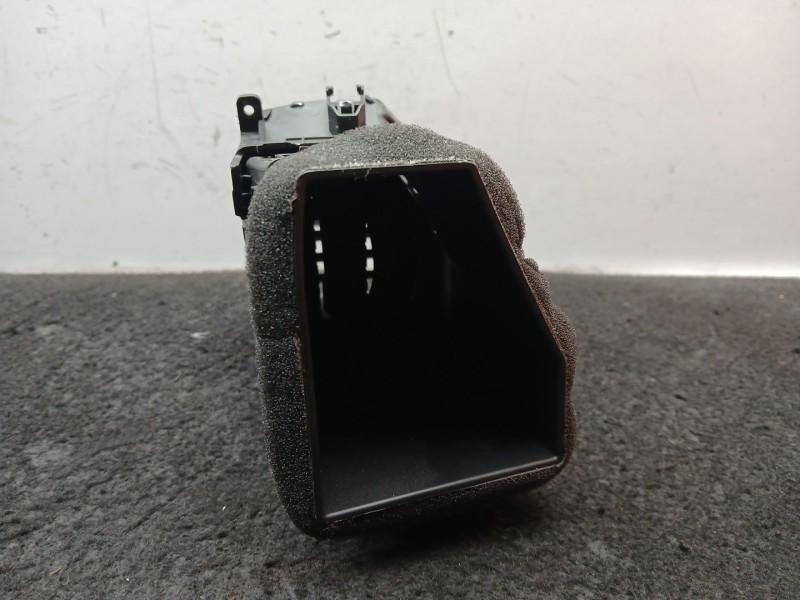 Recambio de aireador delantero derecho para hyundai tucson (tl, tle) 1.6 gdi referencia OEM IAM 97490D7AAO MOBIS 