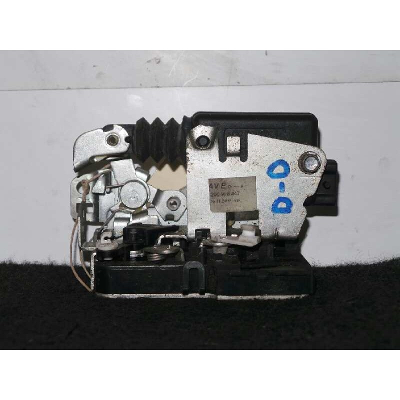Recambio de cerradura puerta delantera derecha para dacia logan express 1.5 dci diesel cat referencia OEM IAM 8200928447 5.PUERT
