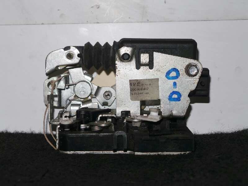 Recambio de cerradura puerta delantera derecha para dacia logan express 1.5 dci diesel cat referencia OEM IAM 8200928447 5.PUERT