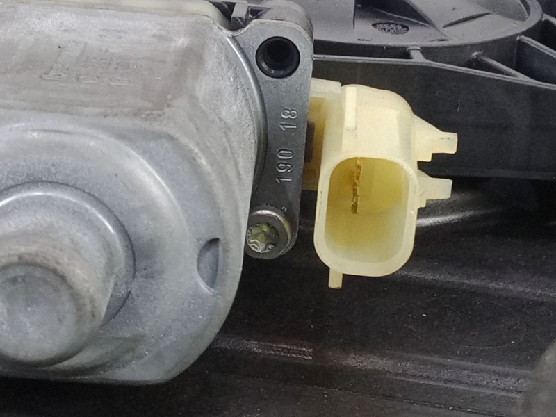 Recambio de elevalunas trasero izquierdo para jeep compass (mp, m6, mv, m7) 1.4 multiair 4x4 referencia OEM IAM E24493104 ELECTR