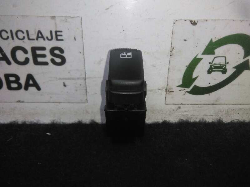 Recambio de mando elevalunas trasero izquierdo para kia sorento 2.5 crdi referencia OEM IAM  7.PINES 