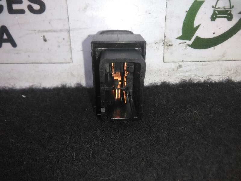 Recambio de mando elevalunas trasero izquierdo para kia sorento 2.5 crdi referencia OEM IAM  7.PINES 