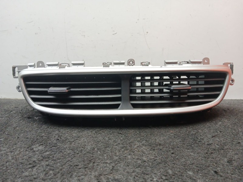 Recambio de aireador delantero central para hyundai tucson (tl, tle) 1.6 gdi referencia OEM IAM 97410D7AA0 MOBIS 