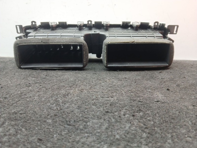 Recambio de aireador delantero central para hyundai tucson (tl, tle) 1.6 gdi referencia OEM IAM 97410D7AA0 MOBIS 