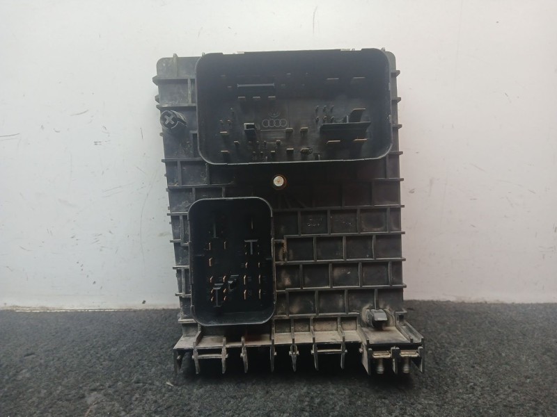 Recambio de caja reles / fusibles para audi a3 (8p1) 2.0 tdi 16v referencia OEM IAM 1K0937124H TYCO 