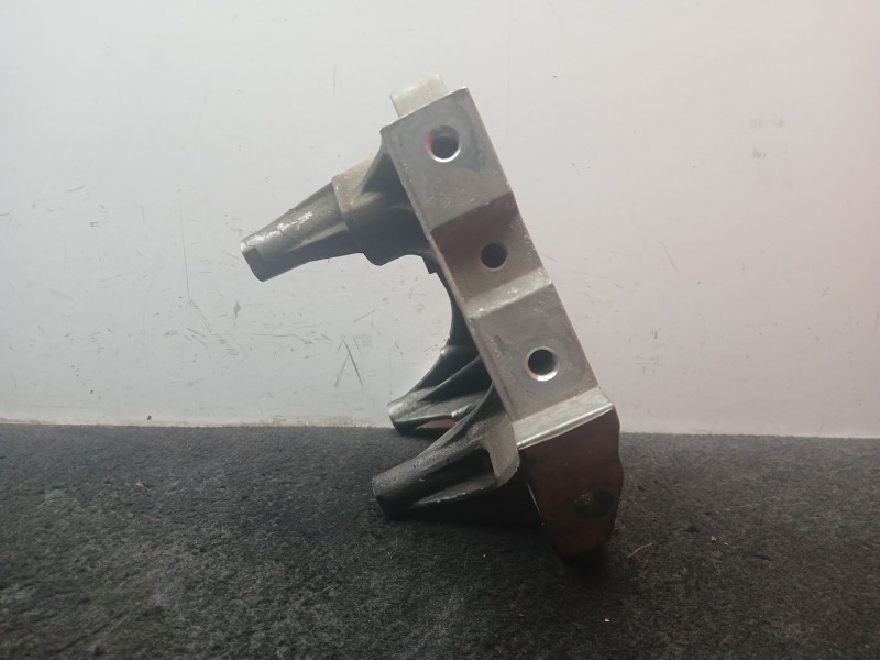Recambio de soporte motor derecho para audi a3 (8p1) 2.0 tdi 16v referencia OEM IAM 03G199207A  