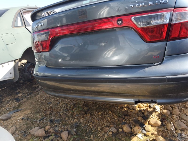 Recambio de piloto trasero central para seat toledo ii (1m2) 1.9 tdi referencia OEM IAM   