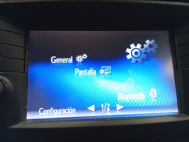 Recambio de pantalla multifuncion para toyota avensis sedán (_t27_) 1.8 (zrt271_) referencia OEM IAM   