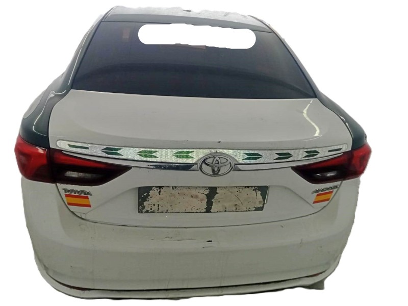 toyota avensis sedán (_t27_) del año 2015