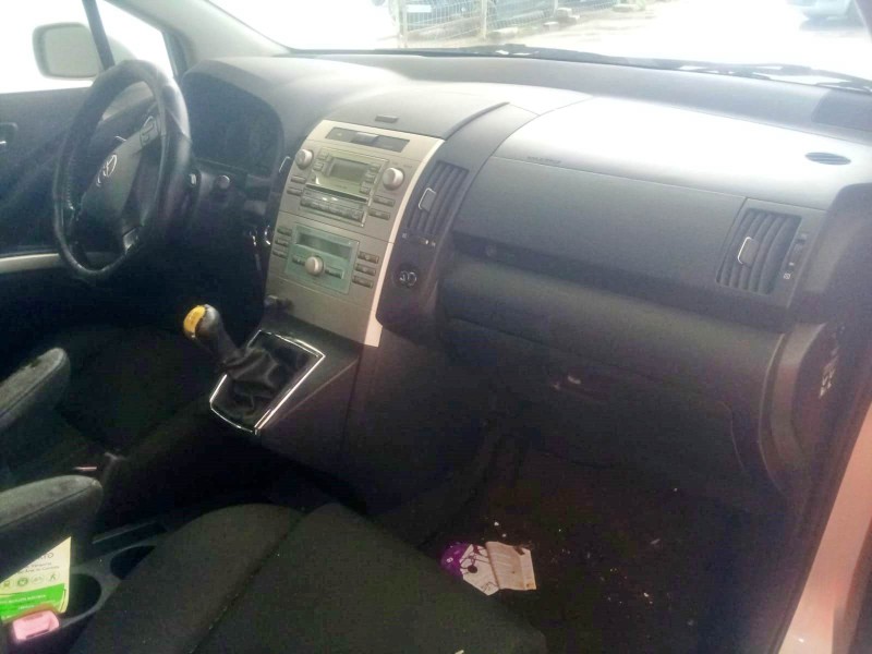 toyota corolla verso (zer_, zze12_, r1_) del año 2006