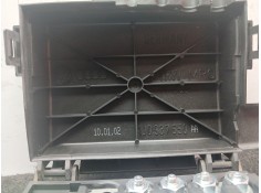 Recambio de caja reles / fusibles para seat leon (1m1) 1.6 16 v referencia OEM IAM 1J0937550AA - 550AA  CAJA FUSIBLES MOTOR (BOR 2
