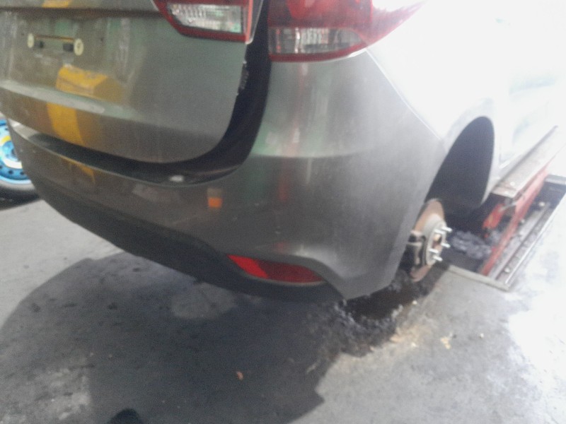 Recambio de paragolpes trasero para kia carens iv 1.6 gdi referencia OEM IAM   