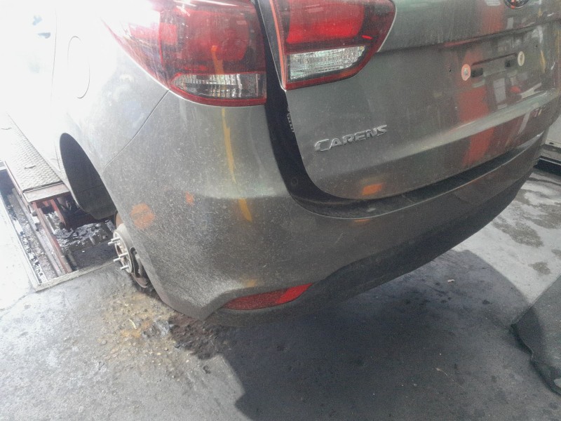 Recambio de paragolpes trasero para kia carens iv 1.6 gdi referencia OEM IAM   