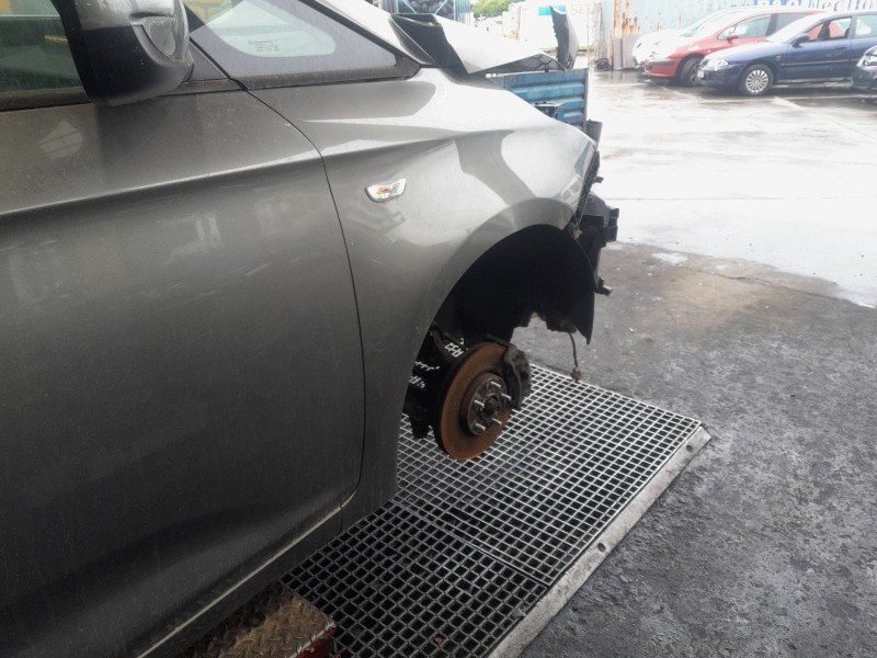 Recambio de aleta delantera derecha para kia carens iv 1.6 gdi referencia OEM IAM   