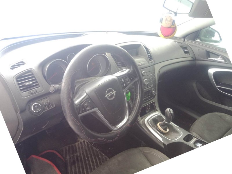 opel insignia a sedán (g09) del año 2010