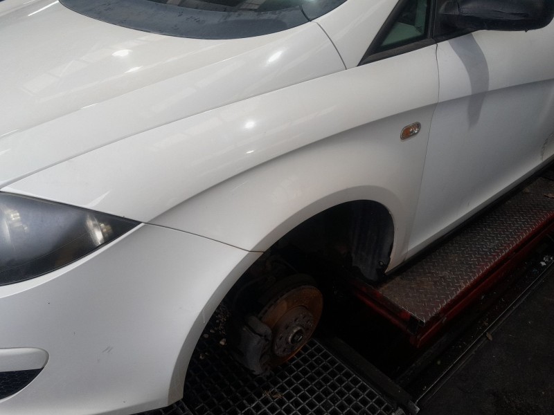 Recambio de aleta delantera izquierda para seat toledo iii (5p2) 1.9 tdi referencia OEM IAM   