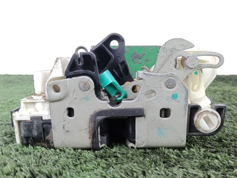 Recambio de cerradura puerta trasera izquierda para dodge caliber 2.0 16v crd cat referencia OEM IAM SIN REFERENCIA 4.PINES 