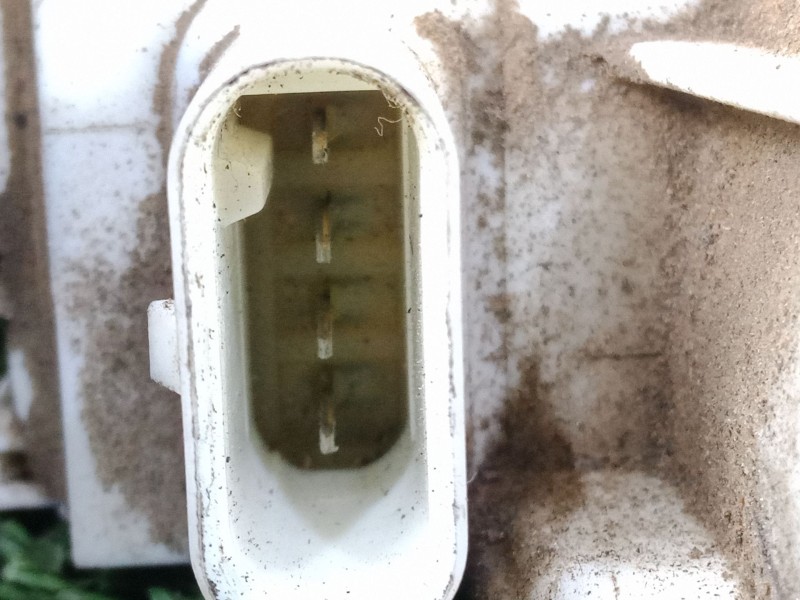 Recambio de cerradura puerta trasera izquierda para dodge caliber 2.0 16v crd cat referencia OEM IAM SIN REFERENCIA 4.PINES 