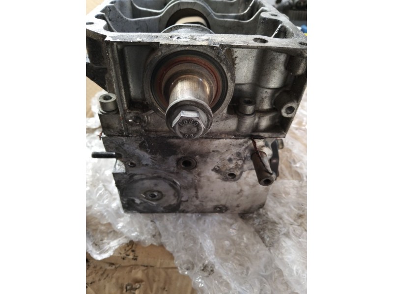 Recambio de culata para citroën xantia berlina 2.1 turbodiesel referencia OEM IAM 9431207021 - P8C  