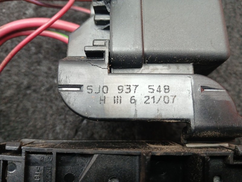Recambio de caja reles / fusibles para skoda fabia ii (542) 1.4 referencia OEM IAM 5J0937548 - 1480911 TYCO 
