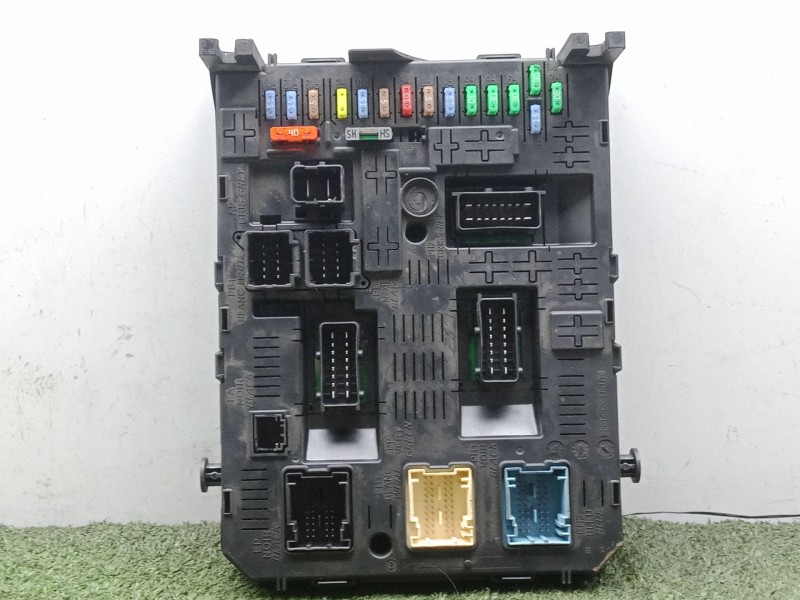 Recambio de caja reles / fusibles para citroën c5 iii (rd_) 1.6 hdi 110 referencia OEM IAM 281197595  