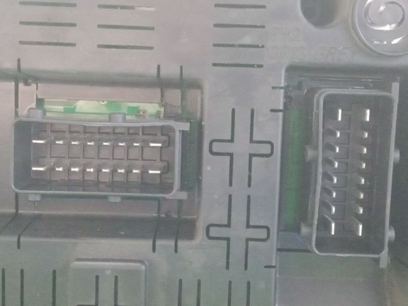 Recambio de caja reles / fusibles para citroën c5 iii (rd_) 1.6 hdi 110 referencia OEM IAM 281197595  