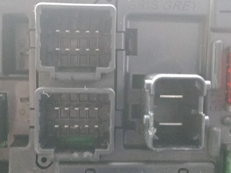 Recambio de caja reles / fusibles para citroën c5 iii (rd_) 1.6 hdi 110 referencia OEM IAM 281197595  