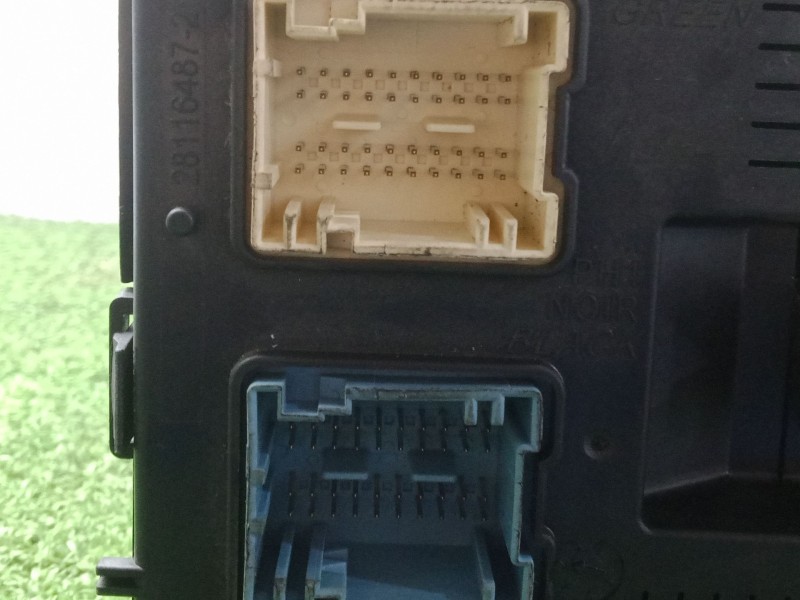 Recambio de caja reles / fusibles para citroën c5 iii (rd_) 1.6 hdi 110 referencia OEM IAM 281197595  