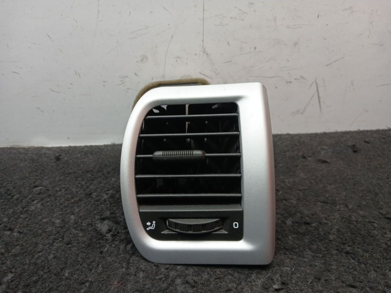 Recambio de aireador delantero derecho para skoda fabia ii (542) 1.4 referencia OEM IAM 5J0819702 - 2308140  