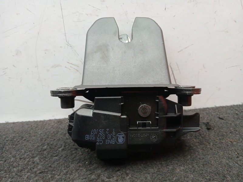 Recambio de cerradura maletero / porton para skoda fabia ii (542) 1.4 referencia OEM IAM 5J0827501B  3 PINES