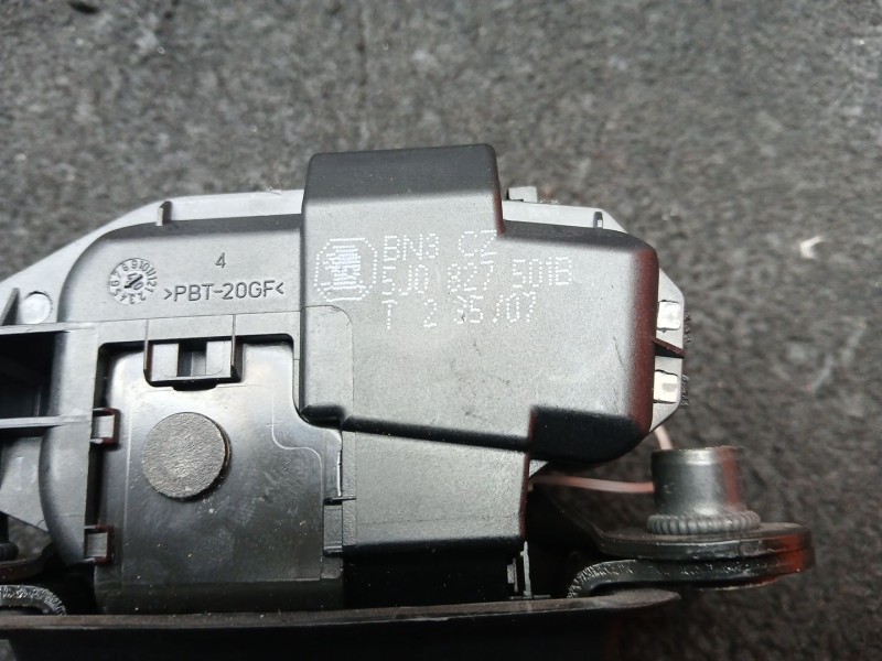 Recambio de cerradura maletero / porton para skoda fabia ii (542) 1.4 referencia OEM IAM 5J0827501B  3 PINES