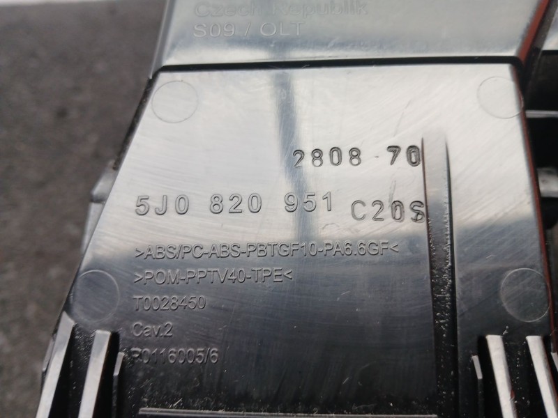 Recambio de aireador delantero central para skoda fabia ii (542) 1.4 referencia OEM IAM 5J0820951 - 5J820951S01  