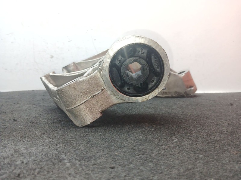 Recambio de soporte brazo suspension delantero izquierdo para skoda fabia ii (542) 1.4 referencia OEM IAM 6Q0139233SD  