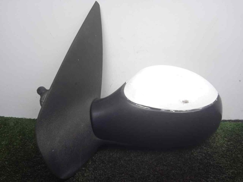 Recambio de retrovisor izquierdo para peugeot 206 berlina 1.4 referencia OEM IAM  MANUAL BLANCO