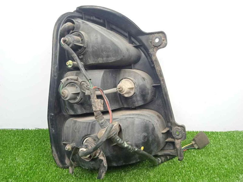 Recambio de piloto trasero derecho para kia carnival 2.9 turbodiesel cat referencia OEM IAM  99-01 