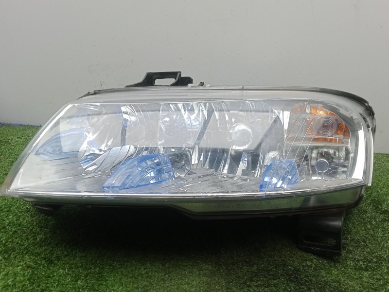 Recambio de faro izquierdo para fiat stilo (192_) 1.9 jtd (192_xe1a) referencia OEM IAM SIN REFERENCIA  