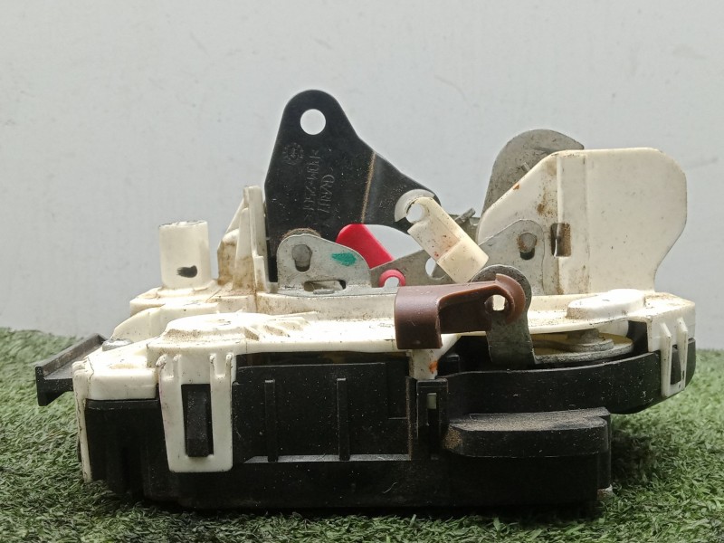 Recambio de cerradura puerta trasera derecha para dodge caliber 2.0 16v crd cat referencia OEM IAM SIN REFERENCIA 4.PINES 