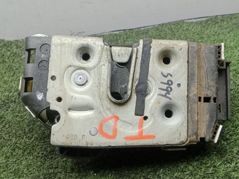 Recambio de cerradura puerta trasera derecha para dodge caliber 2.0 16v crd cat referencia OEM IAM SIN REFERENCIA 4.PINES 