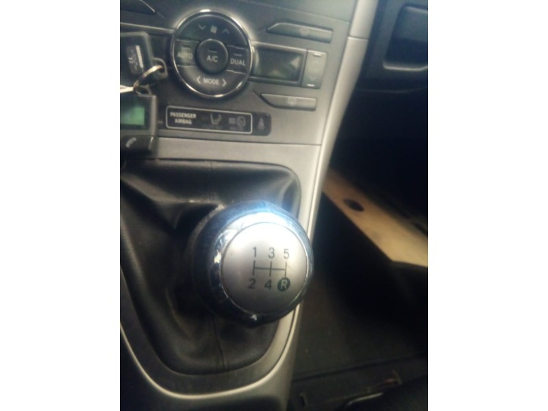 toyota auris (_e15_) del año 2007