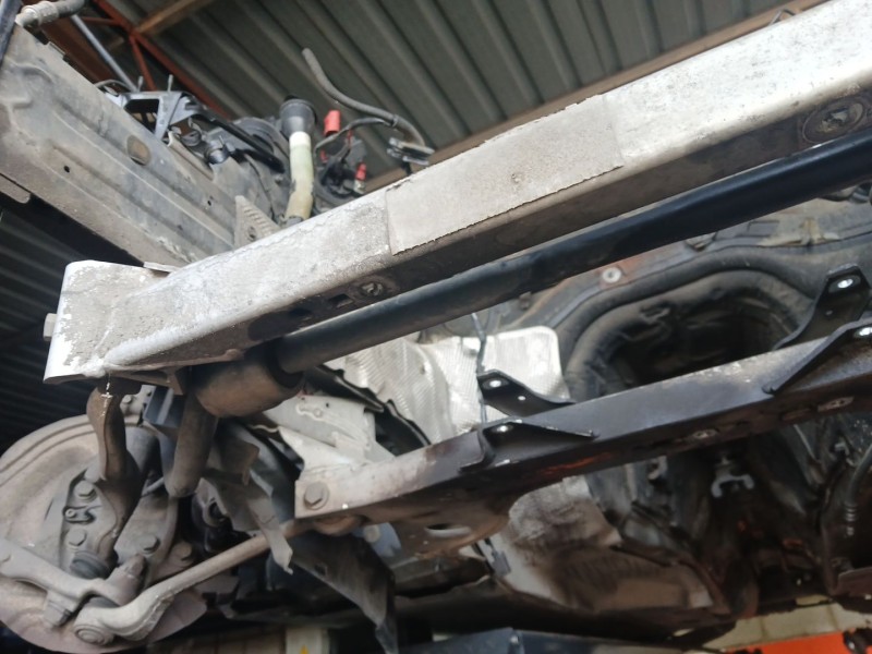 Recambio de puente delantero para bmw 3 (e90) 320 d referencia OEM IAM   