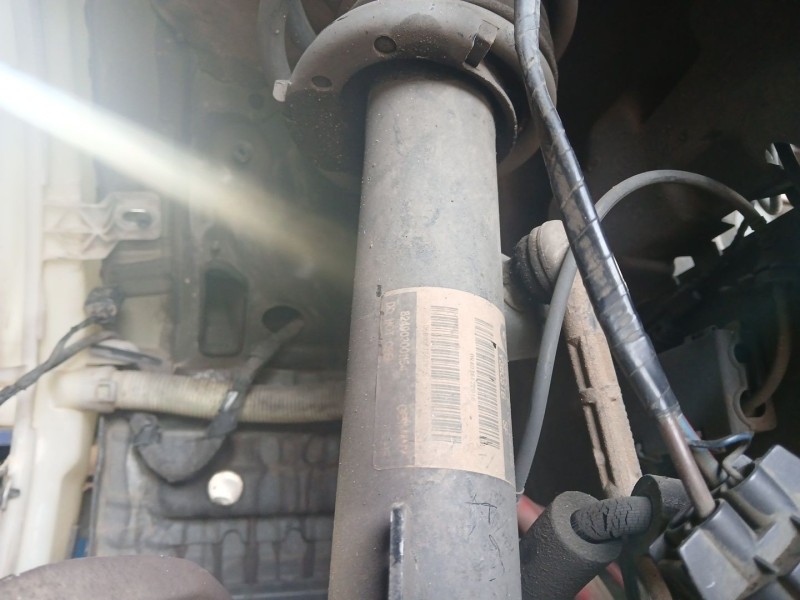 Recambio de amortiguador delantero derecho para bmw 3 (e90) 320 d referencia OEM IAM   