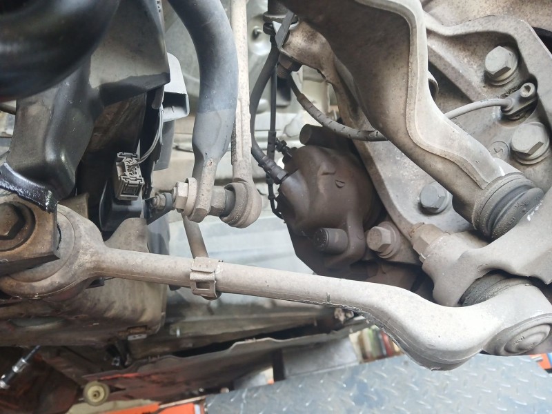 Recambio de brazo suspension inferior delantero izquierdo para bmw 3 (e90) 320 d referencia OEM IAM   